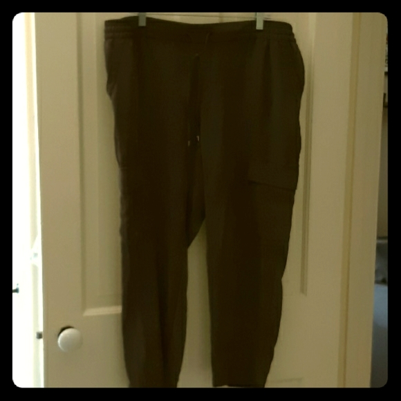 Old Navy soft twill pants - Picture 1 of 1